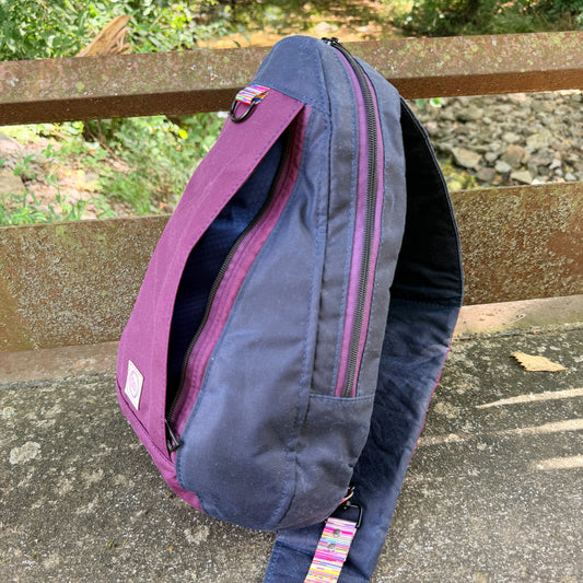 Henderson Daypack - Navy/Maroon