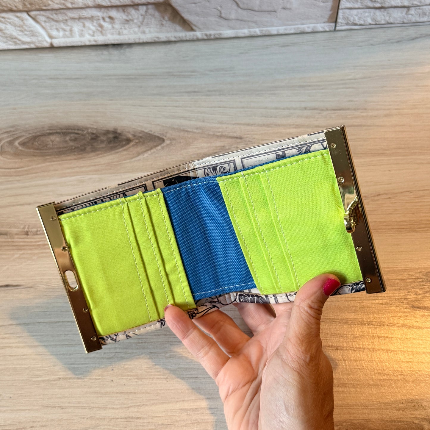 Sine Wallet - Vintage Ladies