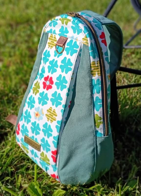 Henderson BUNDLE (Includes Daypack + Accessories 4-Pack)