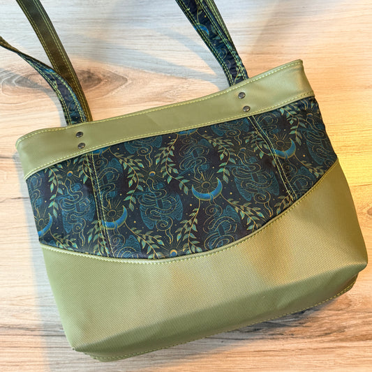 Scoops Ahoy Tote - Olive Snakes
