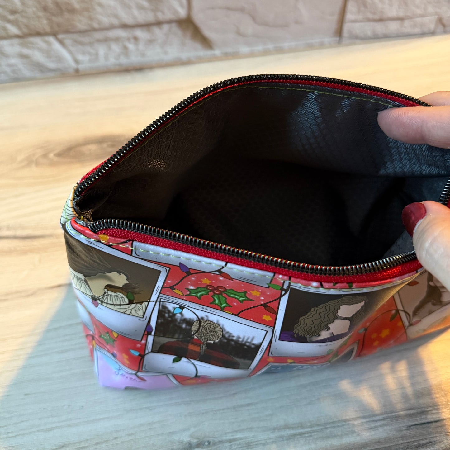 Triangle Pouch - Holiday 13